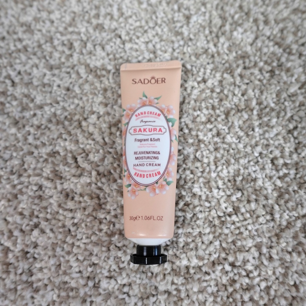 Sadoer Sakura Rejuvenating Moisturizing Hand Cream 30g 1.06oz Cherry Blossom